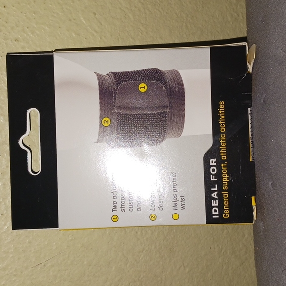 NWT 3M IN BOX WRIST SUPPORT - Picture 4 of 8